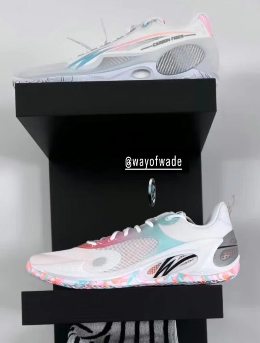 李宁闪击10代谍照曝光,驭帅17代登陆cba,808三代双版本亮相