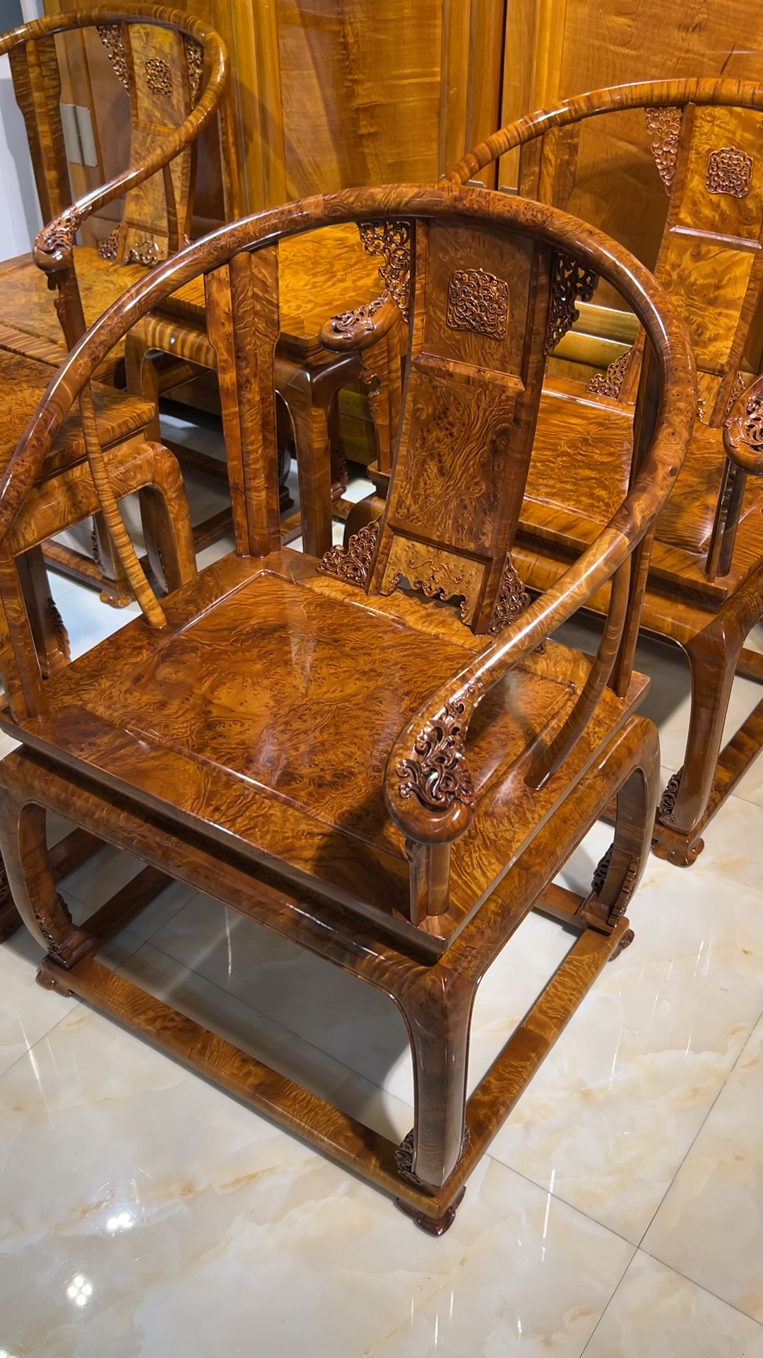 千年一遇,千年阴沉木皇宫椅正黄料皇宫椅