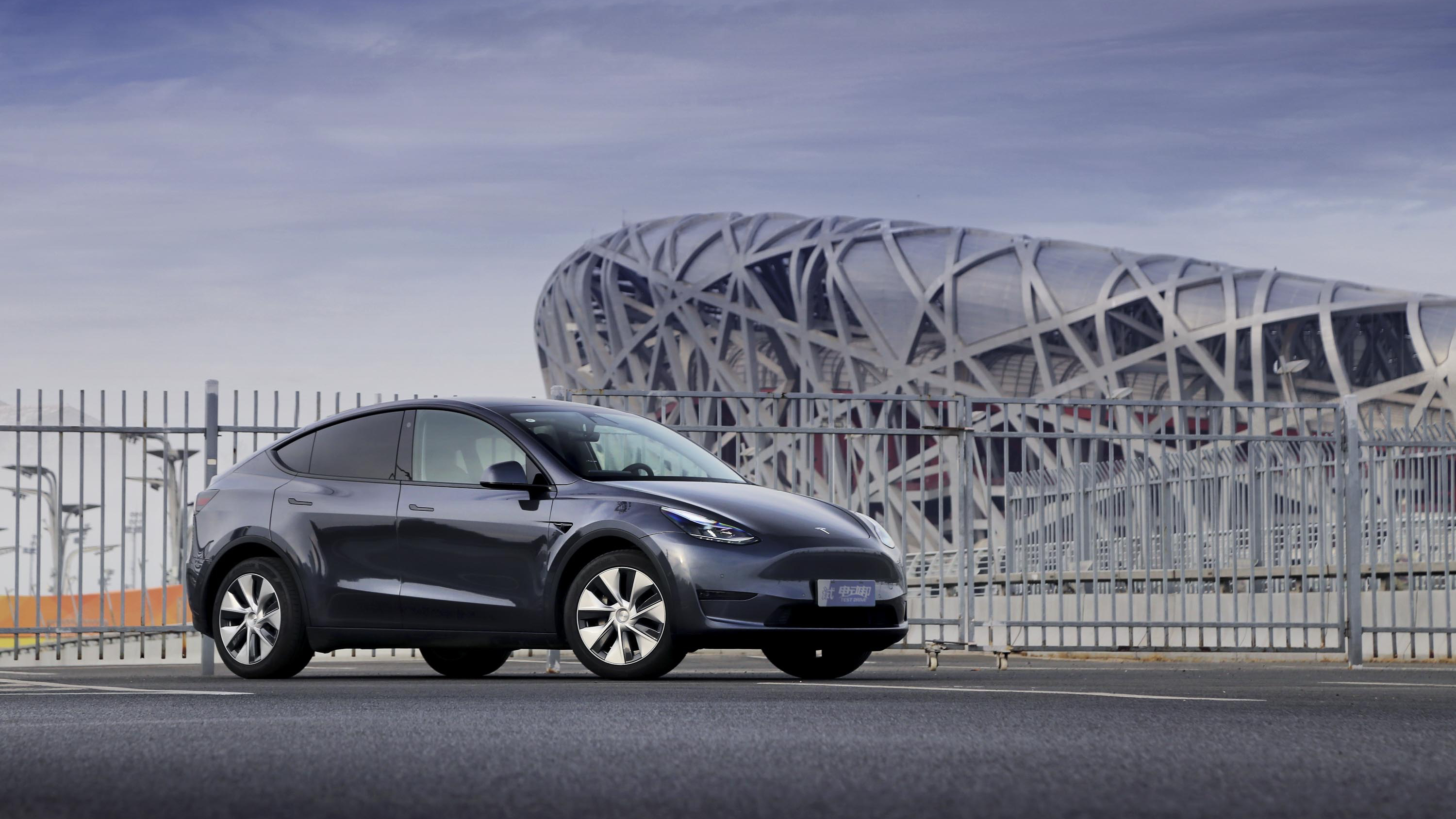 3月特斯拉销量公布,model y表现火爆,"骂得越惨,卖得越好"?