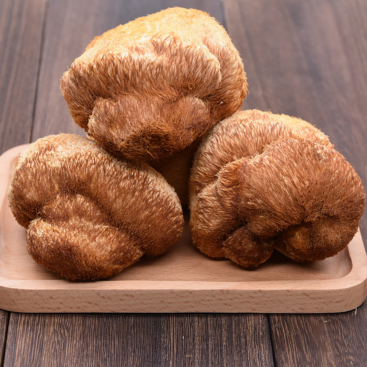 吃猴头菇的作用  猴头菇有以下作用:  增强免疫力:猴头菇多糖体对小鼠