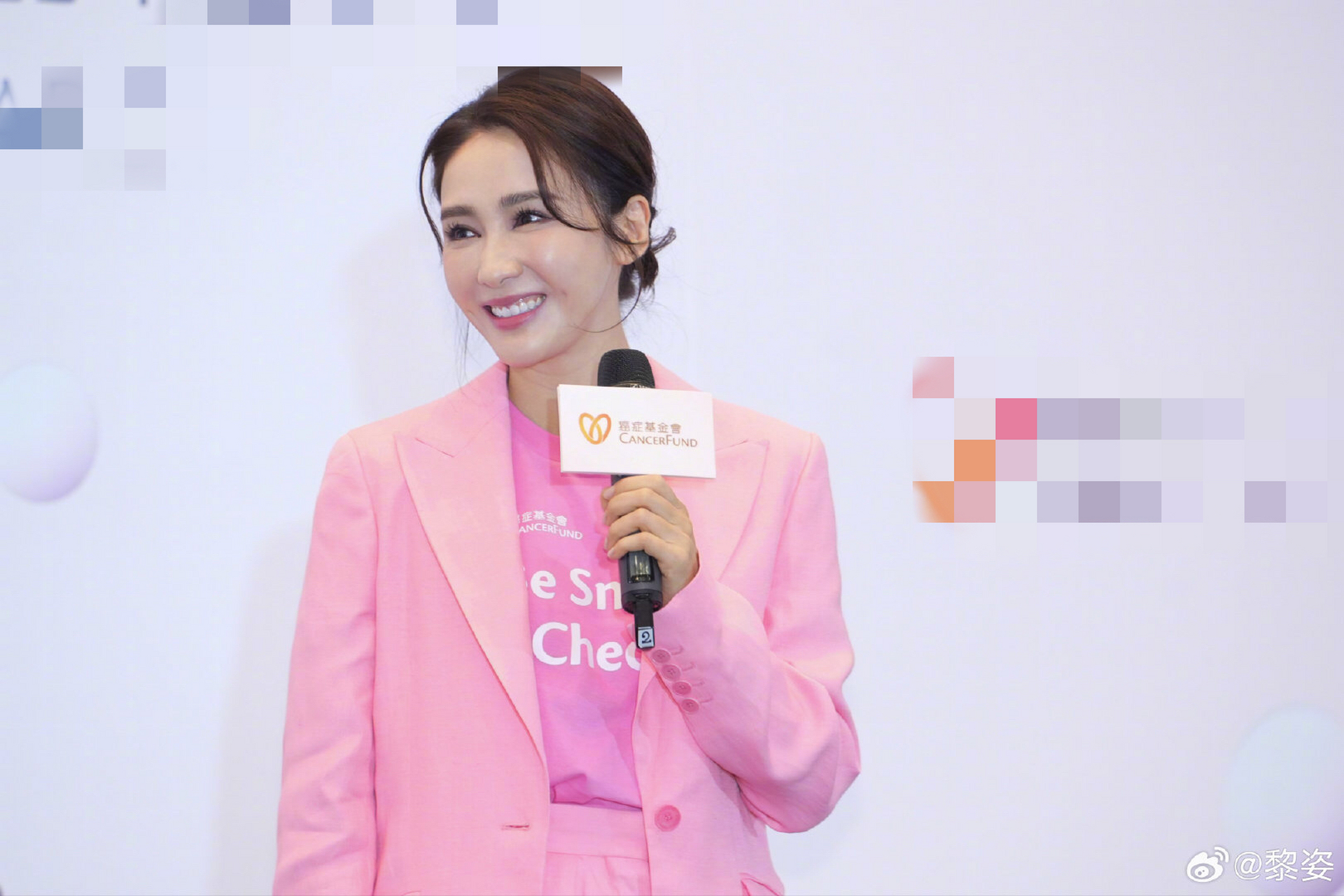 50多岁黎姿出席活动,不小心暴露颜值:满脸的胶原蛋白,皱纹极少,肤色