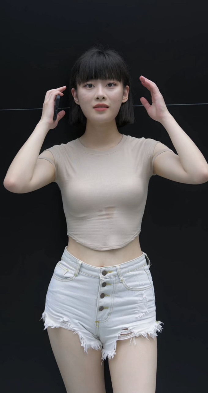 短发热裤姐姐身段好条美