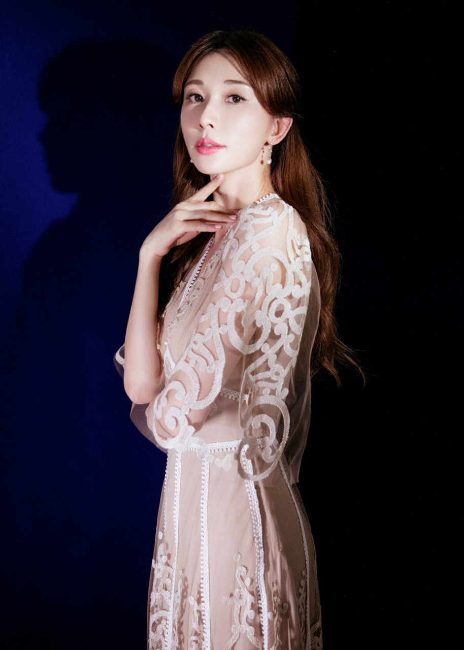 林志玲二代,这个美丽的女星,有着御姐范儿的魅力.