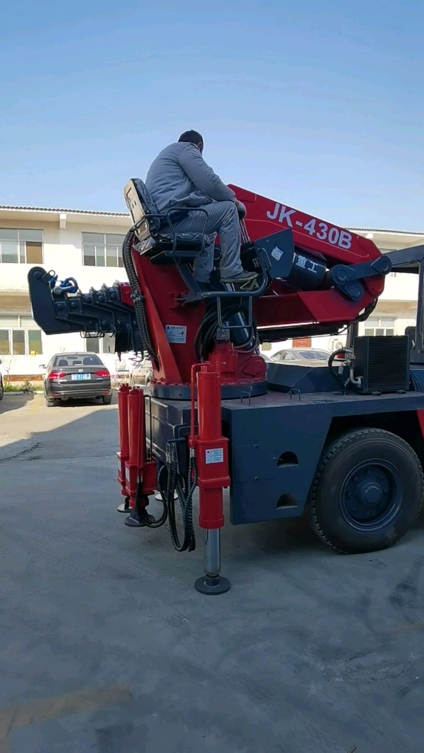 启翔新款叉车折臂吊供大家欣赏-度小视