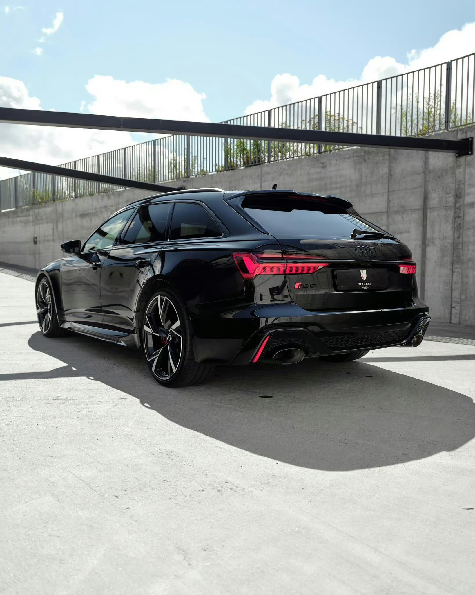 奥迪rs6瓦罐车最美旅行车是不是你的奋斗目标