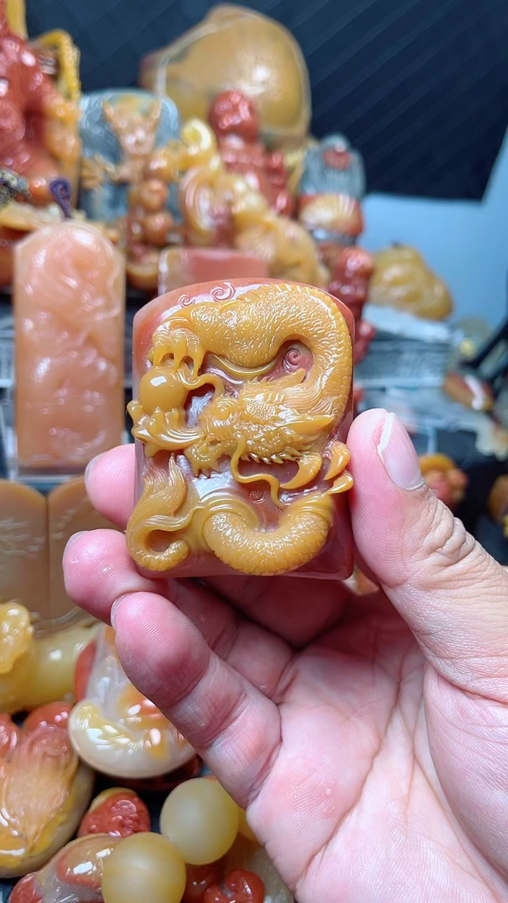 精品云南黄龙玉龙牌