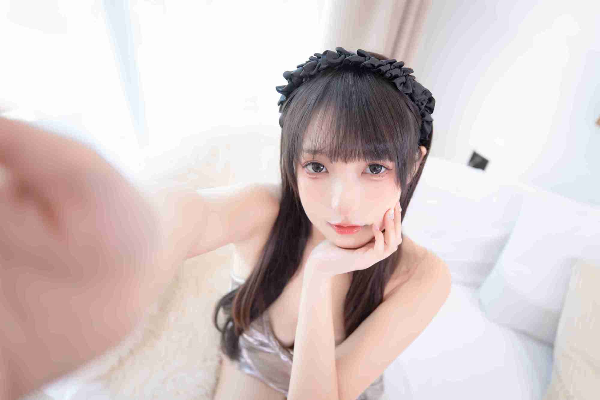 神楽坂真冬午后红茶图集鉴赏!钻石般白洁与明媚的少女!