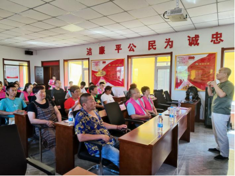 苏家屯区永乐街道:专家进村入户 助力增产增收