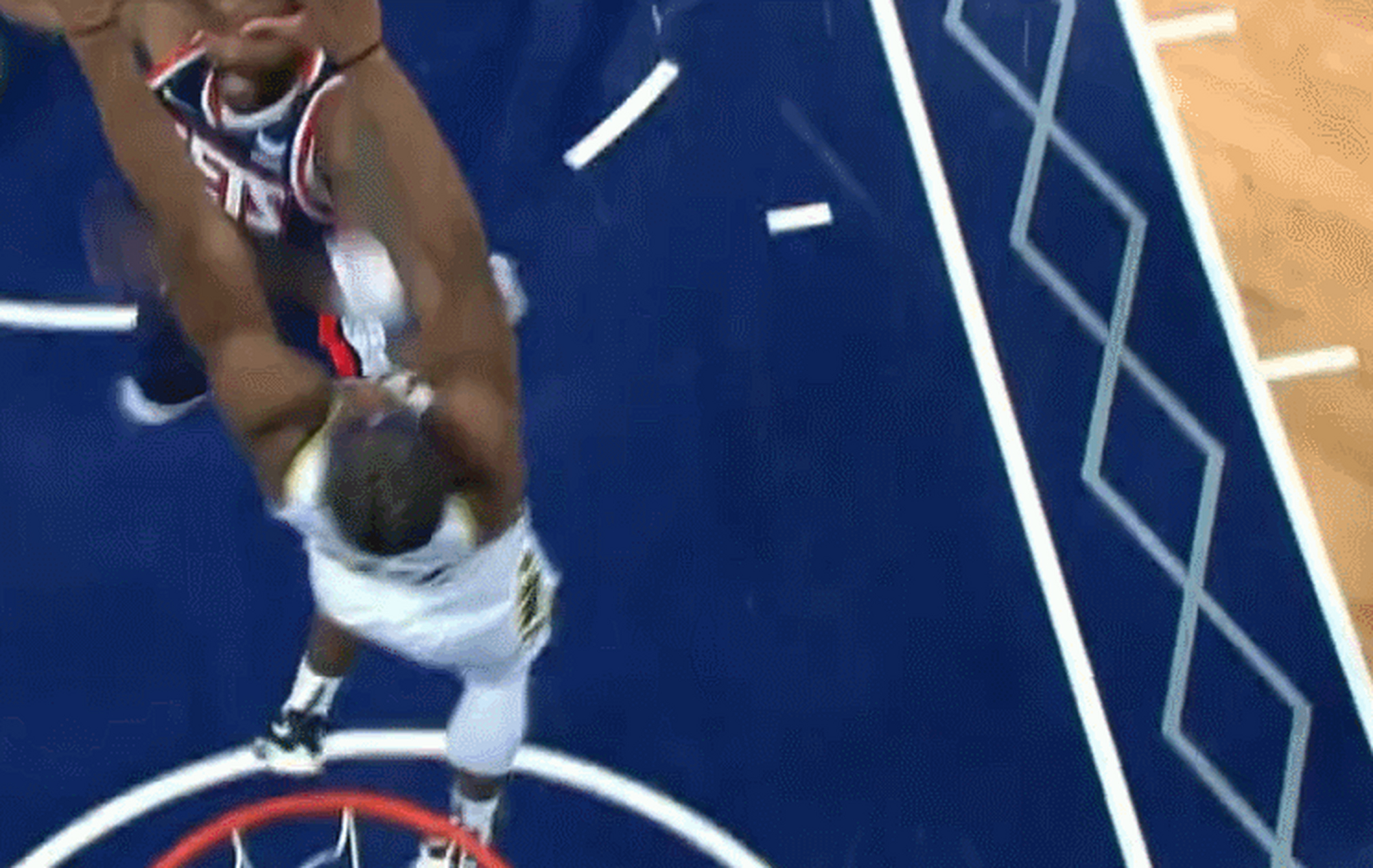 欧文华丽拉杆上篮!