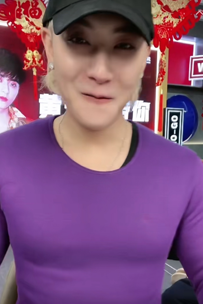 黄子韬这个胸肌杠杠的[吃鲸]