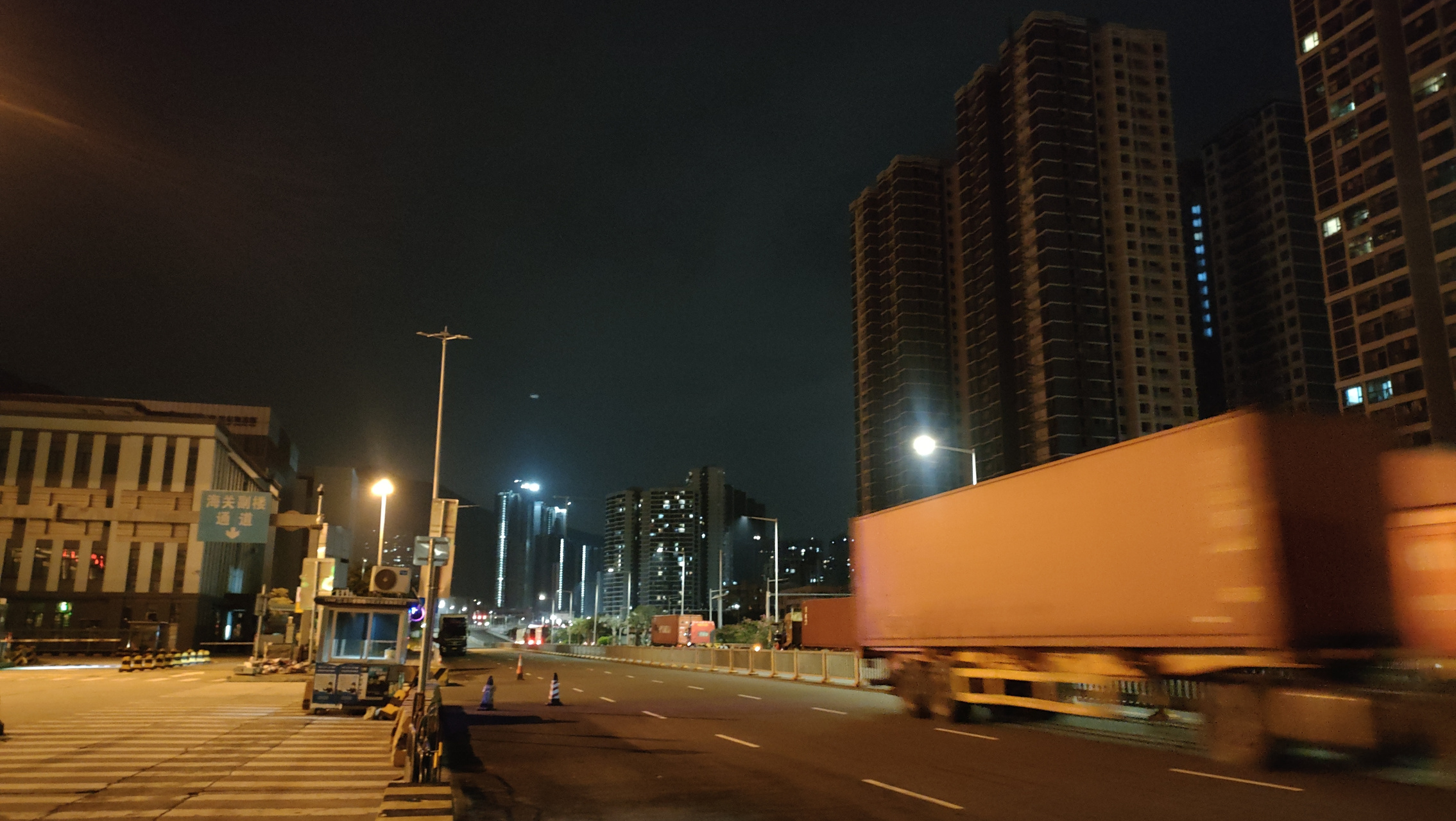 深圳盐田保税区夜景街拍