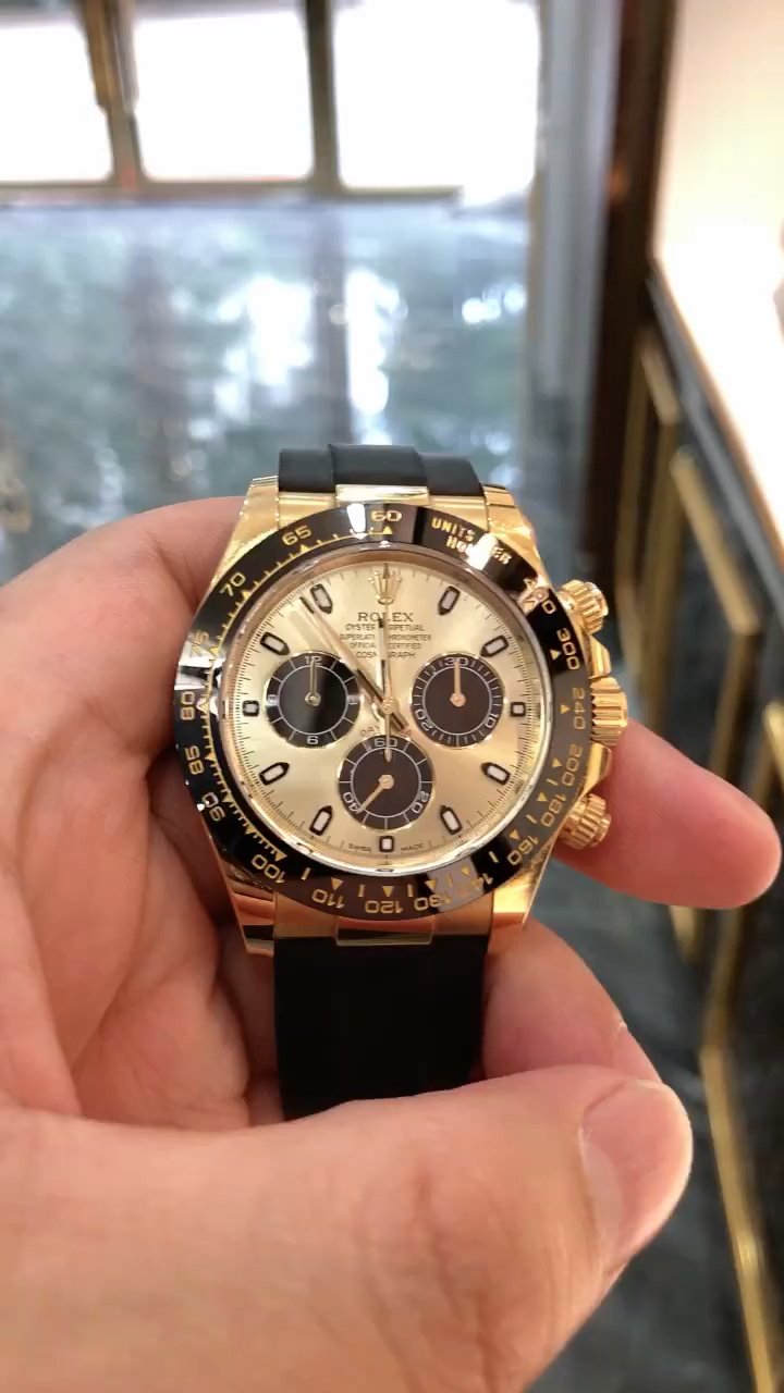 听说劳力士宇宙计时迪通拿很火,余文乐同款金胶迪-度小视