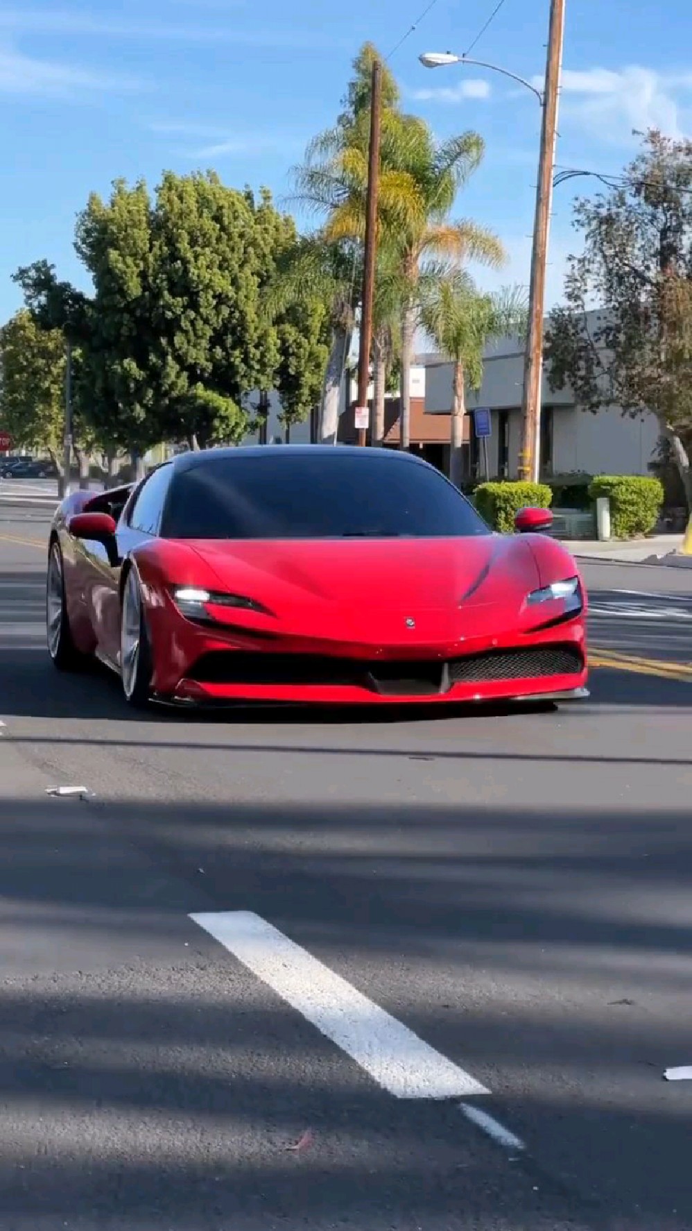 法拉利超跑sf90不得不法拉利的设计越来越前卫和年轻了