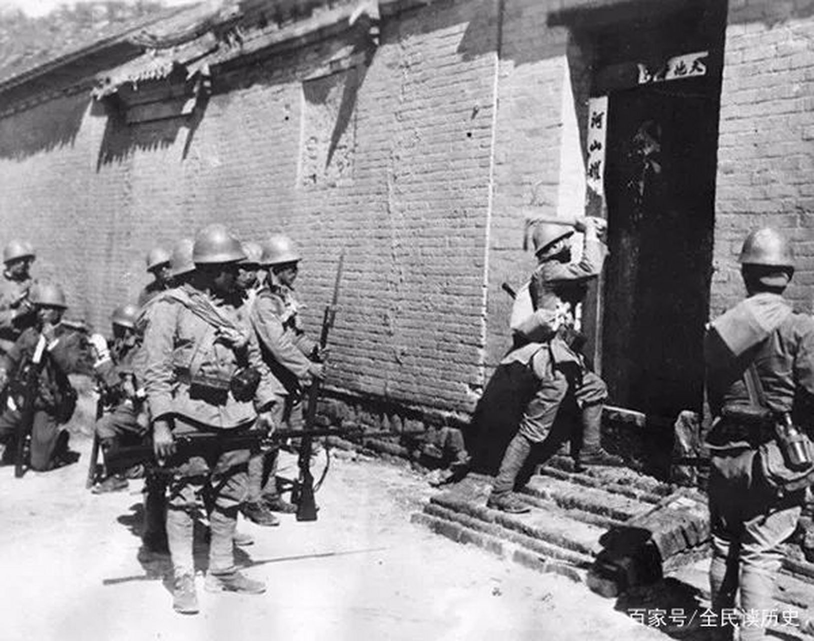 1937年12月13日一早,已经躲入南京安全区的汽车司机徐吉庆,听到外面