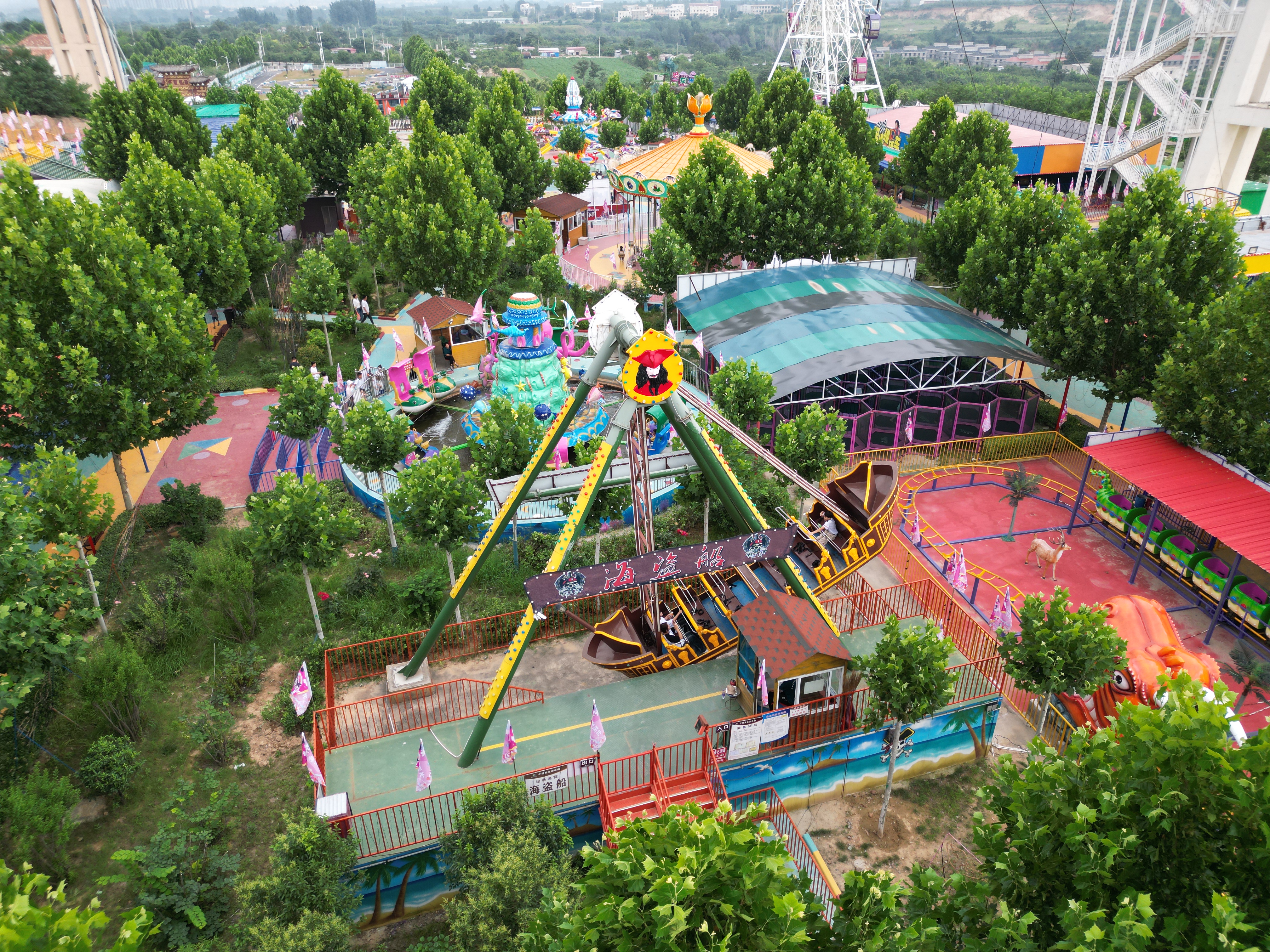 海盗船游乐设备