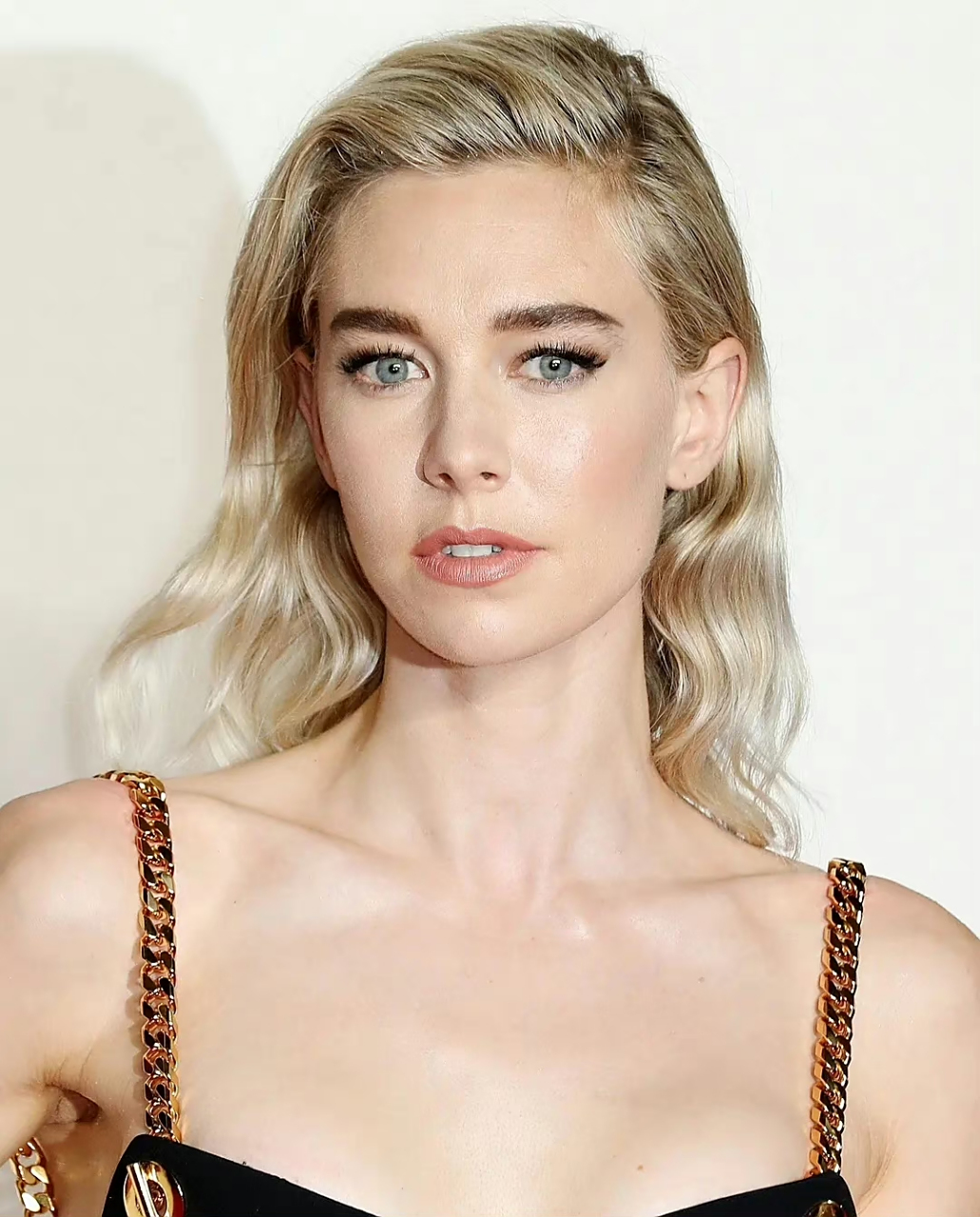 《碟中谍7:致命清算(上)》中"白寡妇"扮演者 凡妮莎·柯比 vanessa