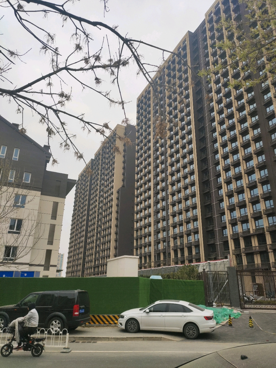 北京昌平南邵地铁口新楼盘泰禾拾景园高层已交房.