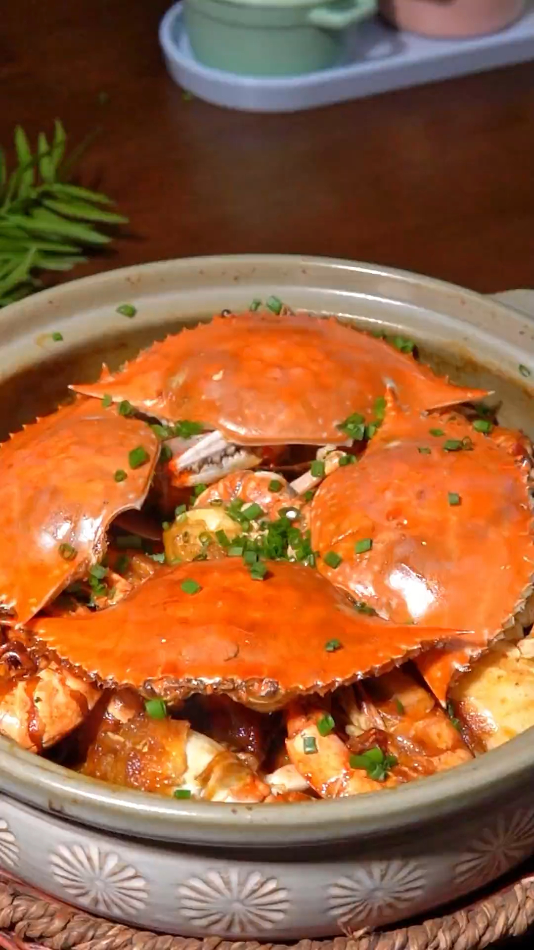 梭子蟹上市的季节,一定要吃一次肉蟹煲
