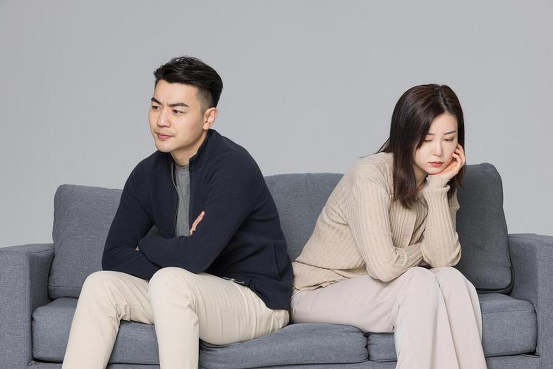 透过岁月的洗礼,我们的婚姻变得更加坚实.