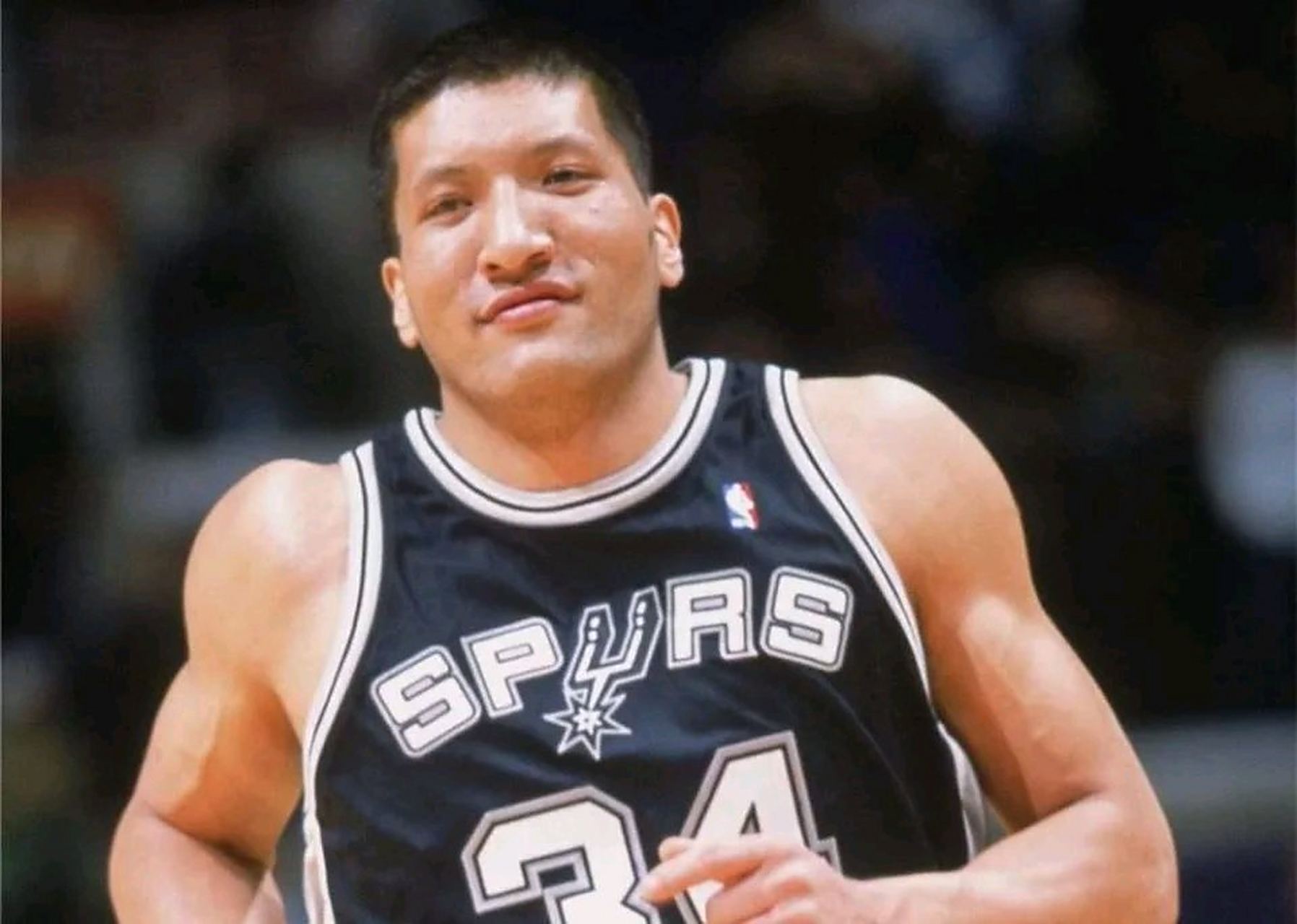 日前,中国男篮名宿巴特尔接受了采访,回忆了当年在美国nba打球的趣事