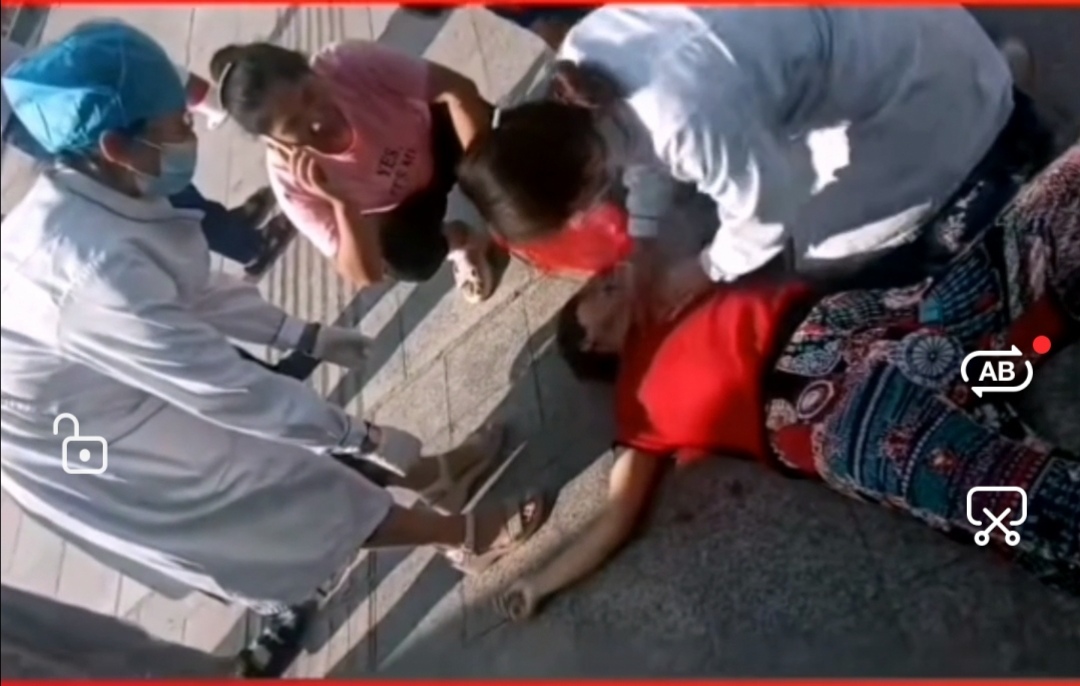 女子路边突然晕倒,附近血站医生紧急抢救