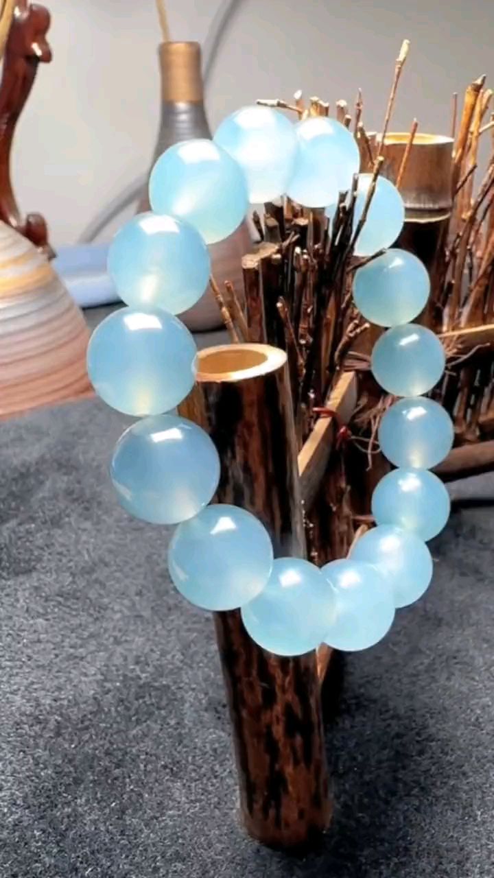 冰冰透透的天空蓝手串#翡翠