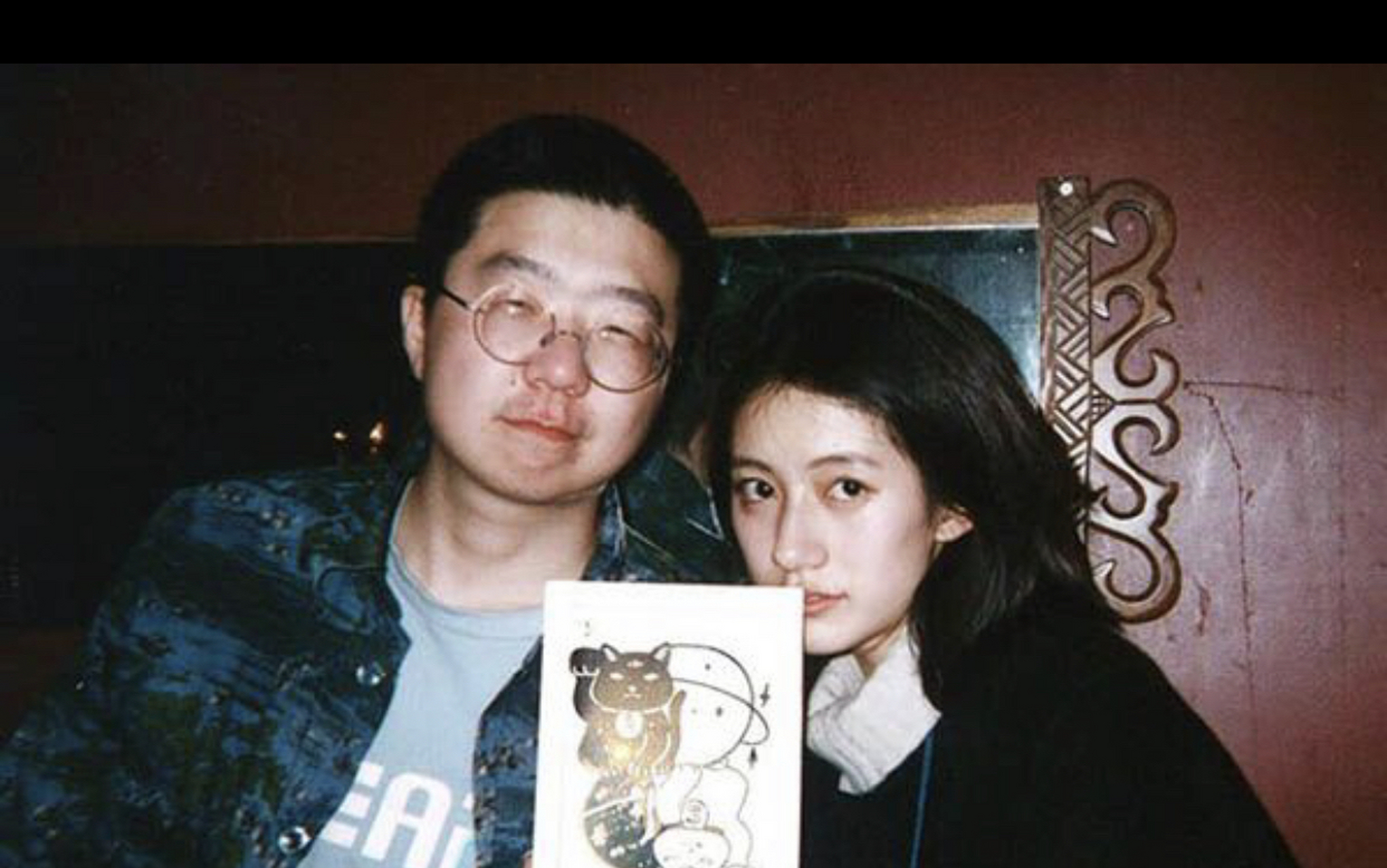 李诞的女友是黒尾酱原名叫陈典,是军艺学院毕业和徐璐,网红夏夏是同学