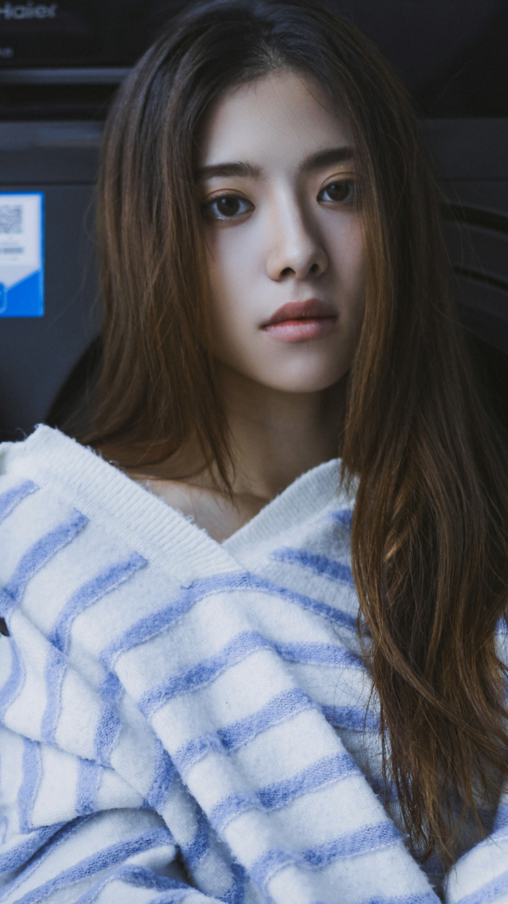 极品美女吴静怡[鲜花]