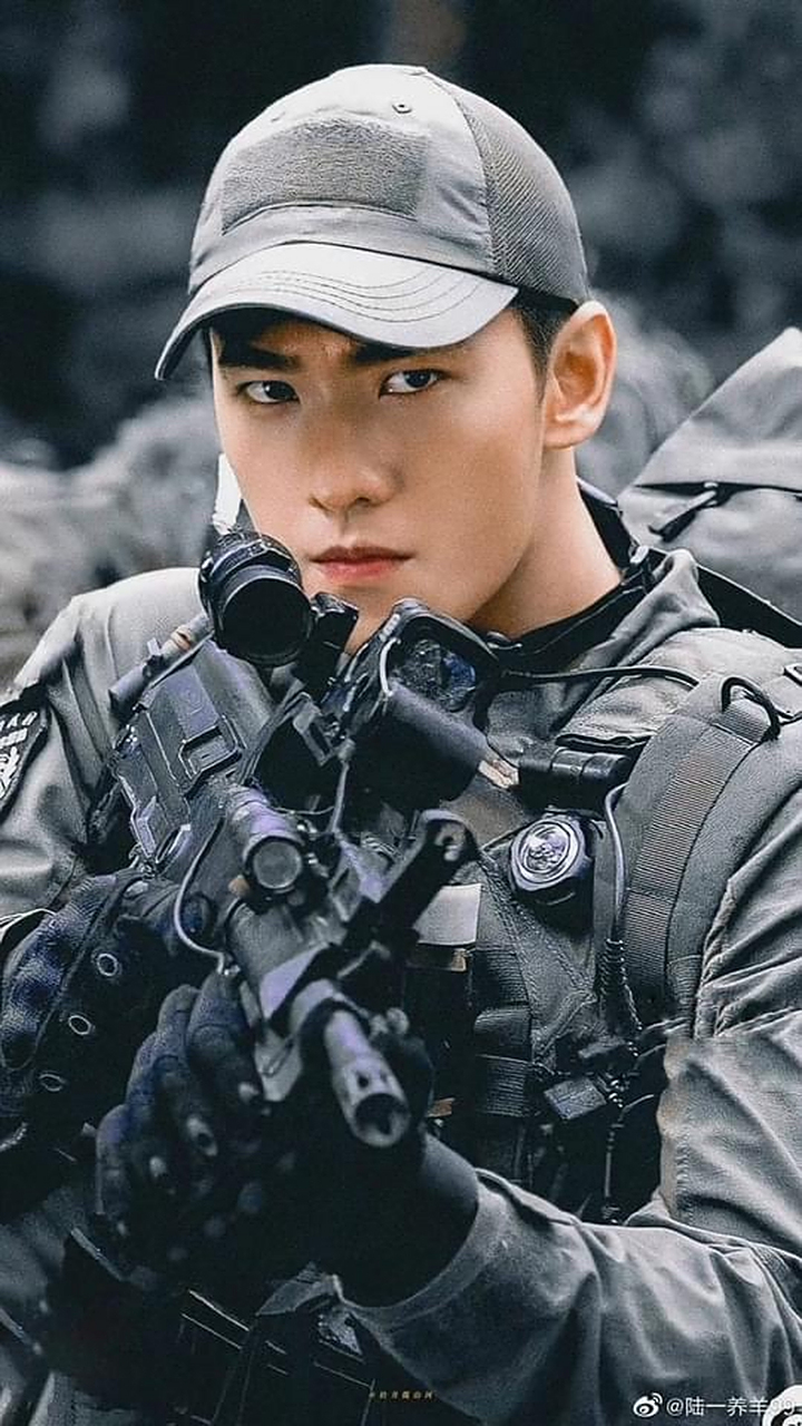 看看特种兵杨洋有多帅[三哈]