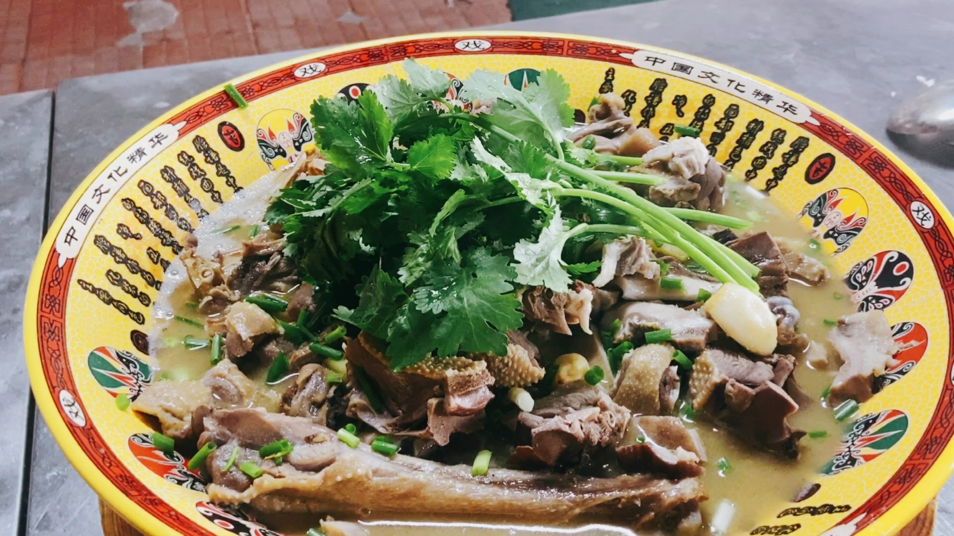 猪肚五吃:第二吃:豫皖地区:咸鹅烧肚条:咸鲜味十足