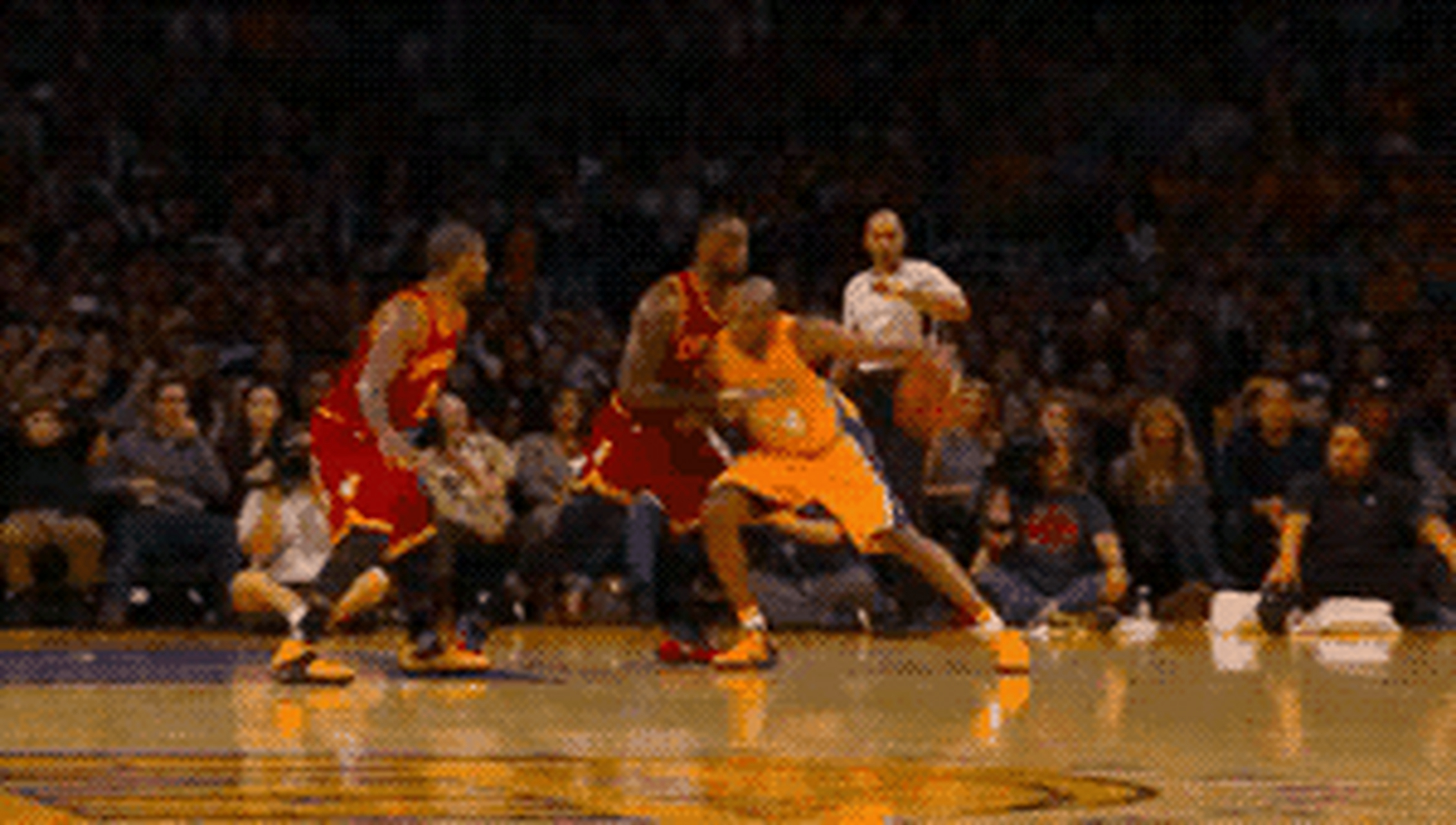 科比背身单打詹姆斯,节奏变换,脚步灵巧,后仰美如画 可惜再也看不到了