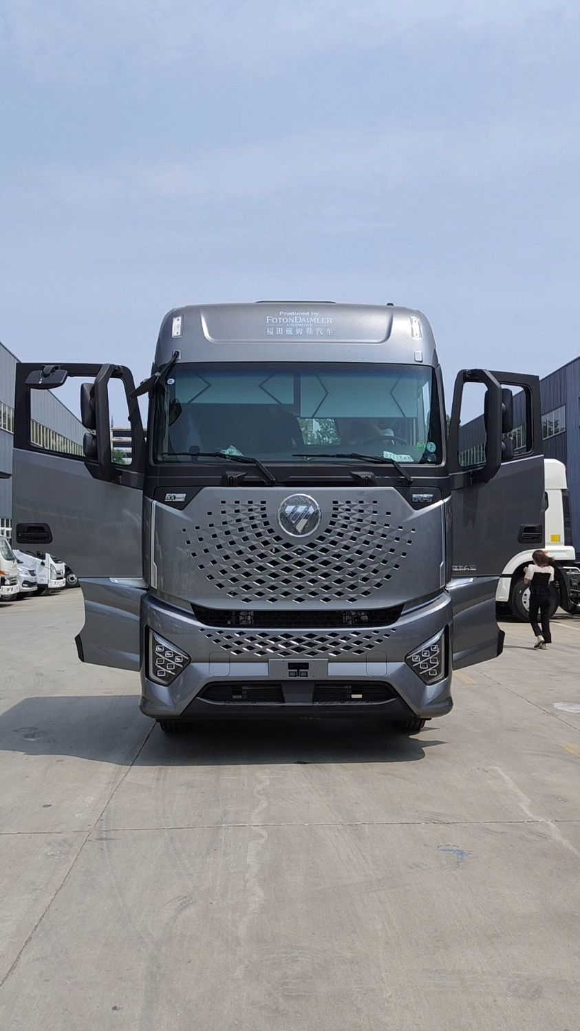 6米福田欧曼银河490马力自动挡带液缓冷藏车,底盘已到厂,新车首秀即将