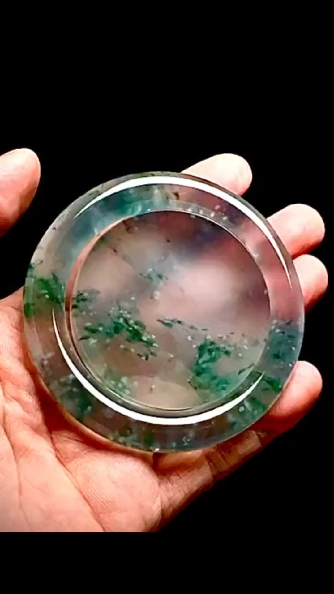 沉浸式的欣赏玻璃种翡翠手镯,不言而喻