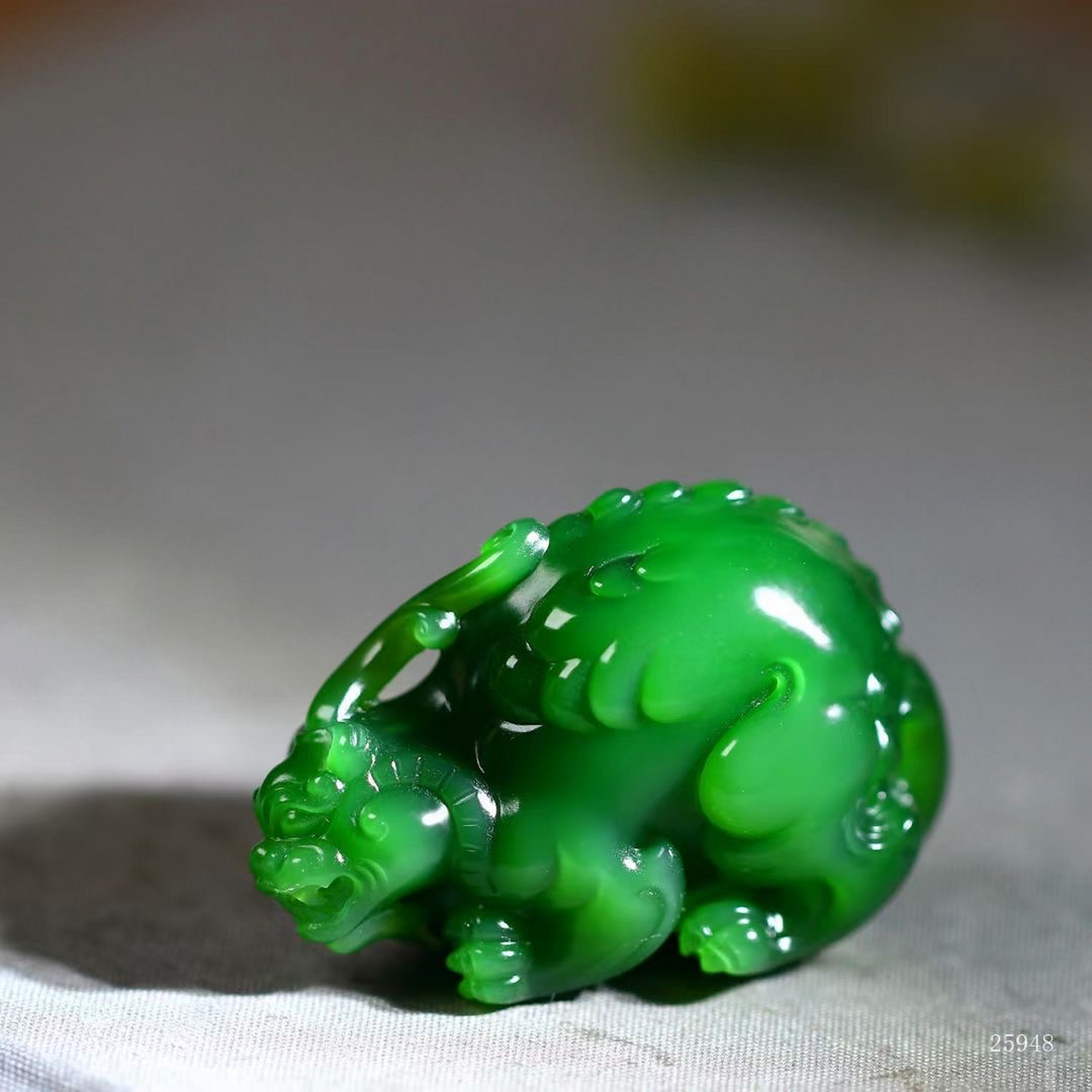 名家精品: 【祥瑞福兽·貔貅】68老坑碧玉满绿细料!