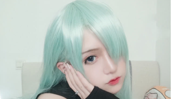 腐团儿cos原神"刻晴"大受好评,"屁斜锤法"让玩家大量截图