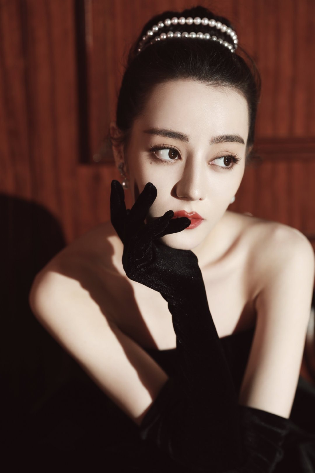 女明星赫本造型:迪丽热巴美艳,赵丽颖俏皮,杨幂高度还原