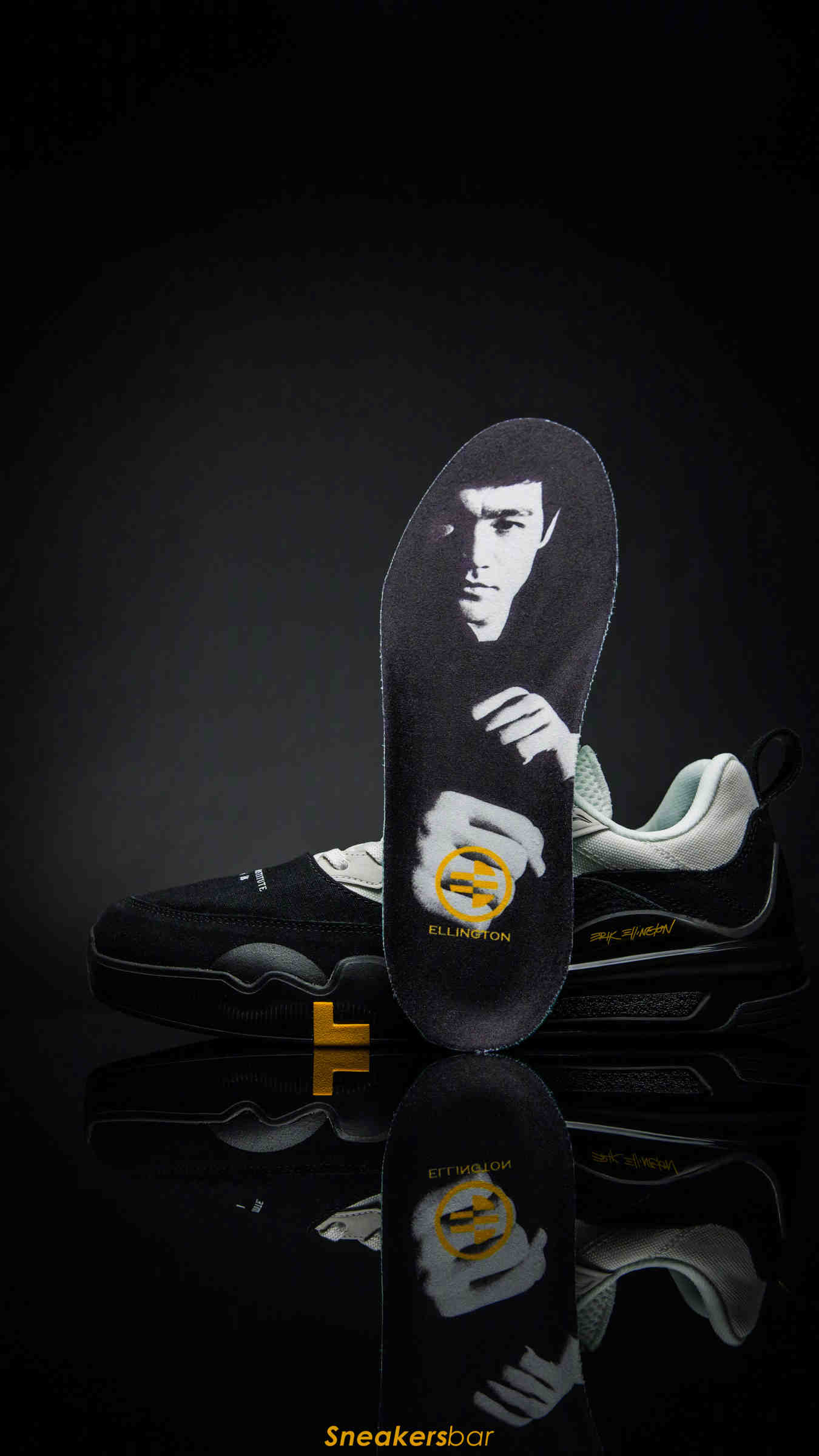 李宁灵腾 x 李小龙联名滑板鞋