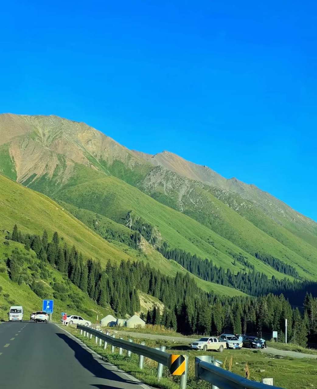 新疆的风景,每一帧都是壁纸,每一个角度都很美,真的是一个来了就不想
