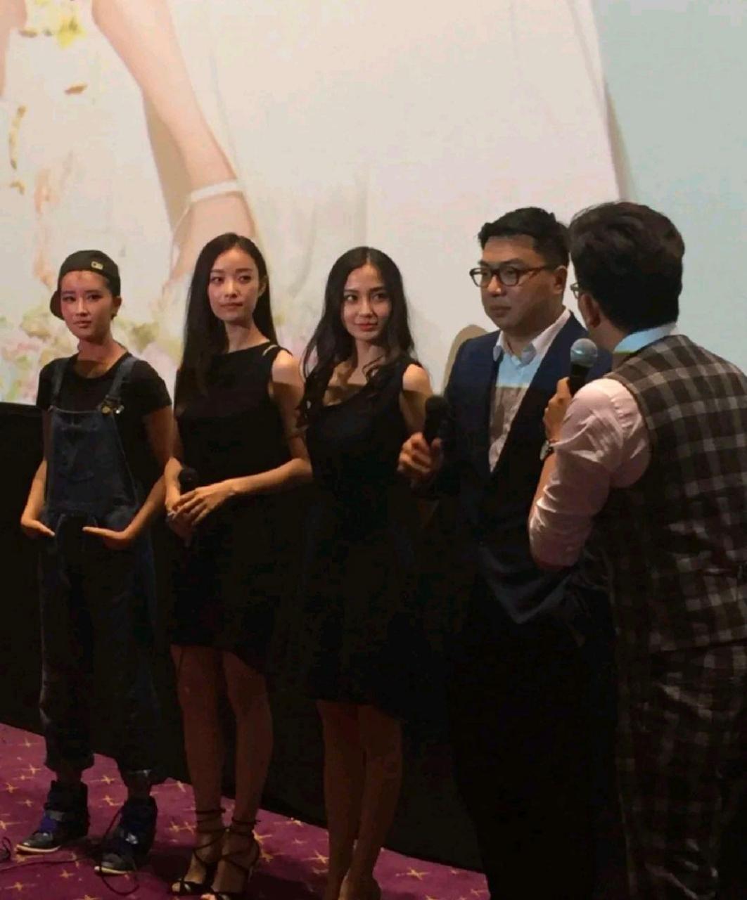 68米的angelababy,谁的身高在造假,可谓一目了然.