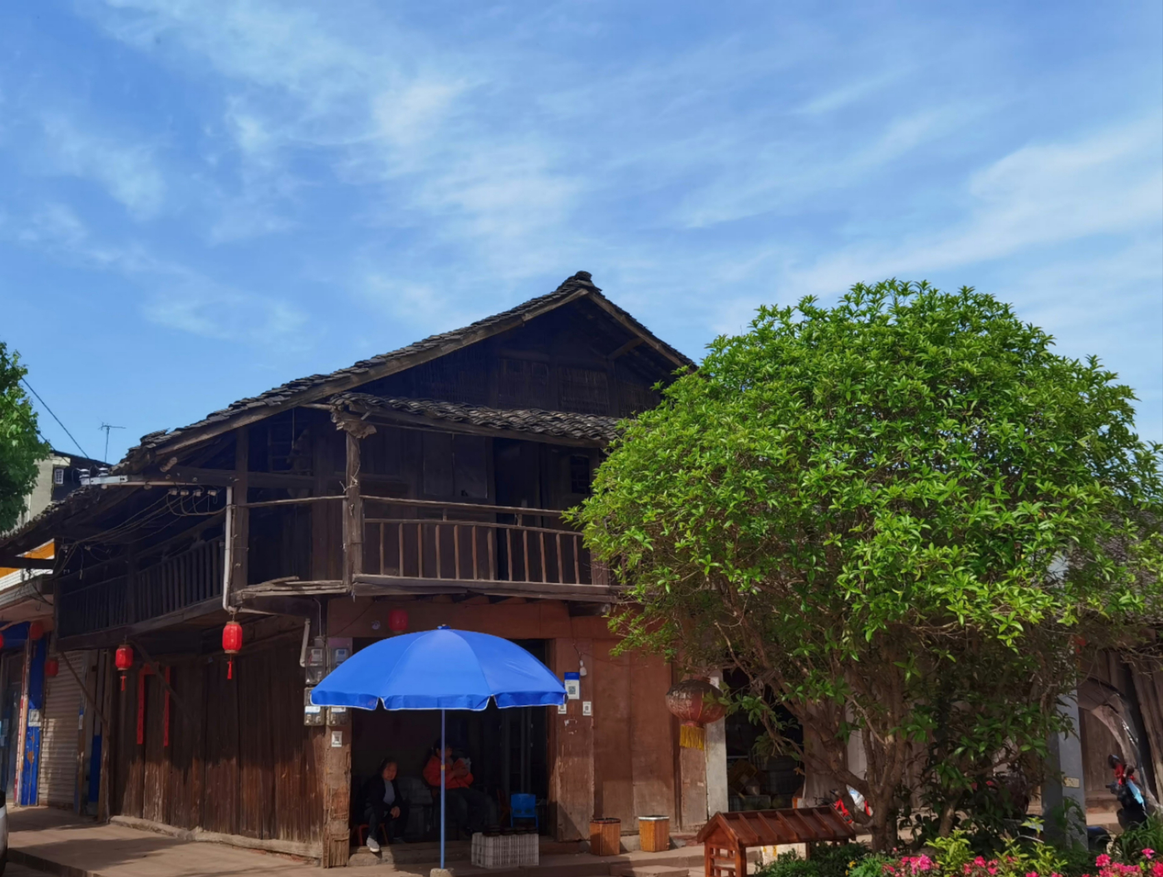 眉山市青神县的汉阳古镇,是一座千年古镇,位于四川省眉山市青神县城南