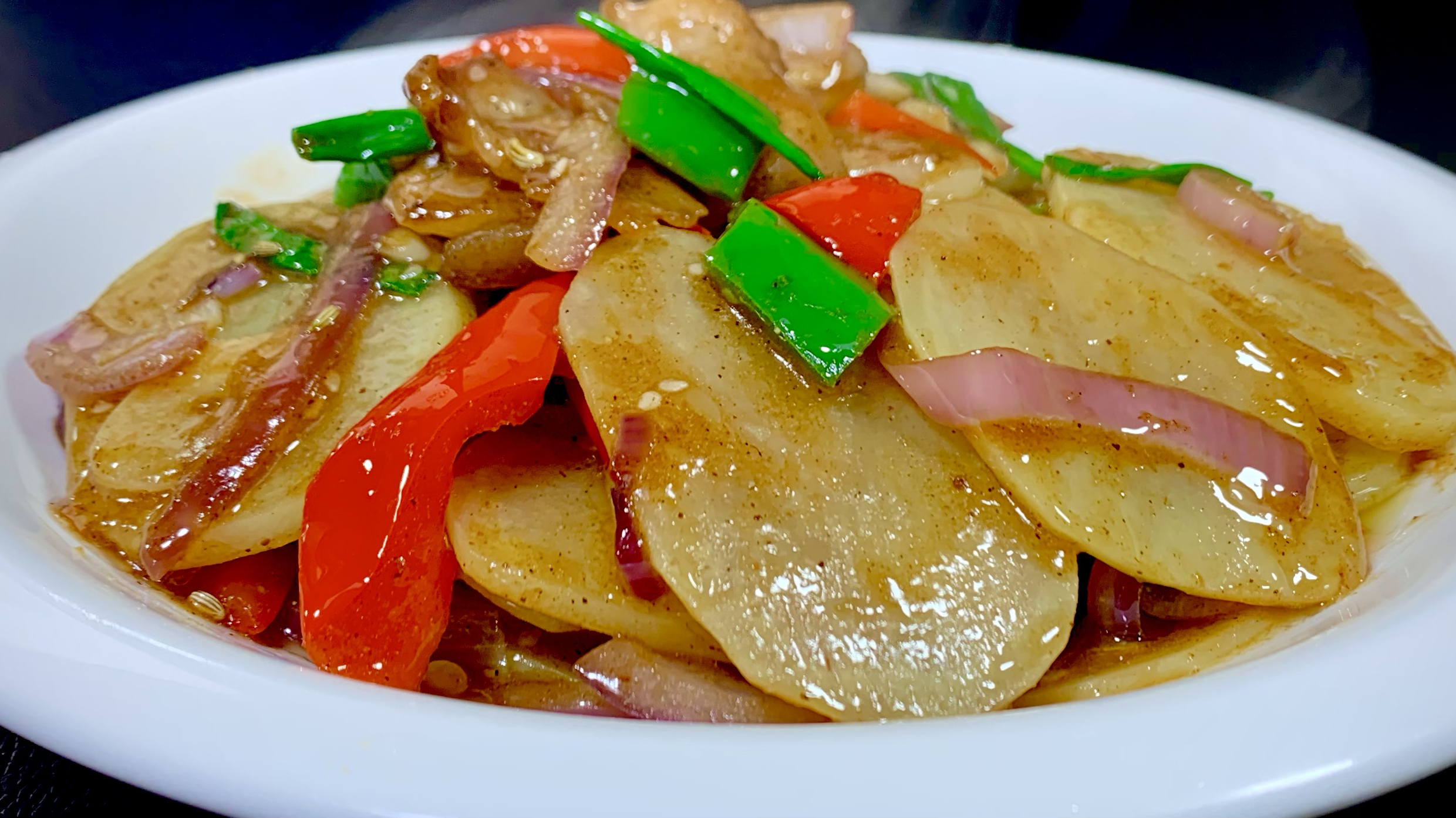 这才是土豆片最好的做法,比干锅土豆片还要好吃,鲜香入味真美味