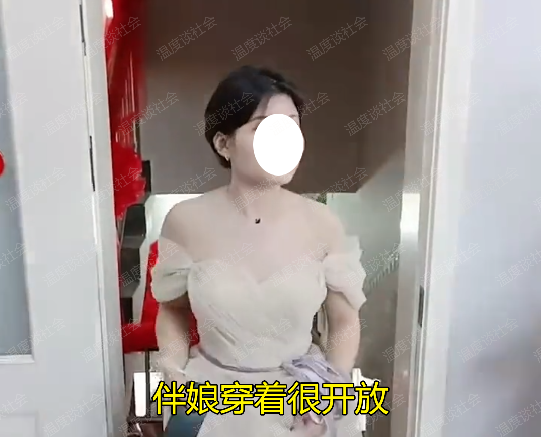 伴娘服后背图片