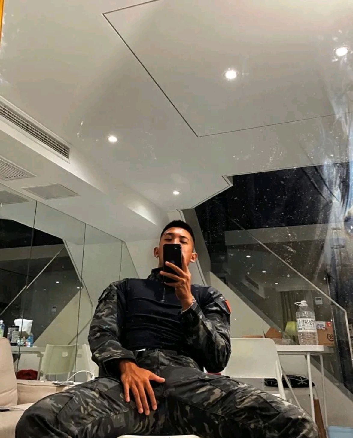 高大帅气的黑皮少年,体育感太强了!