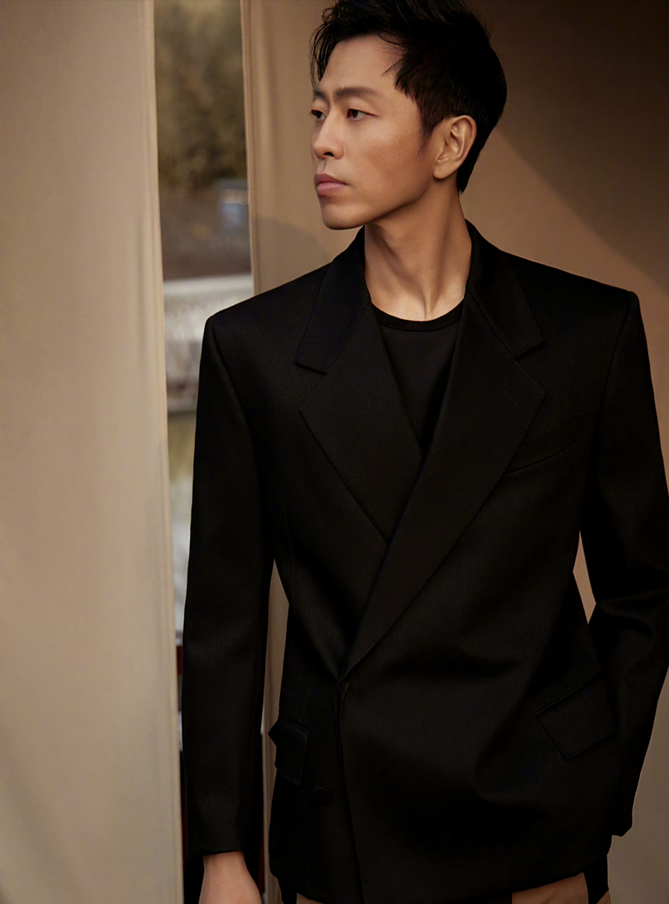 水哥最新帅气写真,没想到水哥也有帅的一面[大哈]