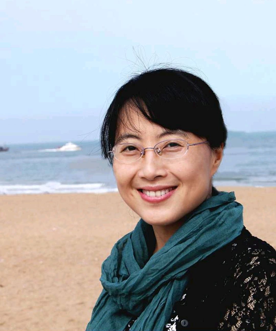 字美人也美,书法家方放《心经》写得不错,书法和本人一样有气质