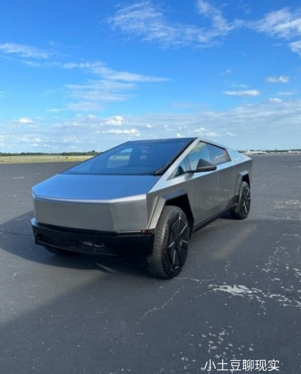 特斯拉电动皮卡来了!