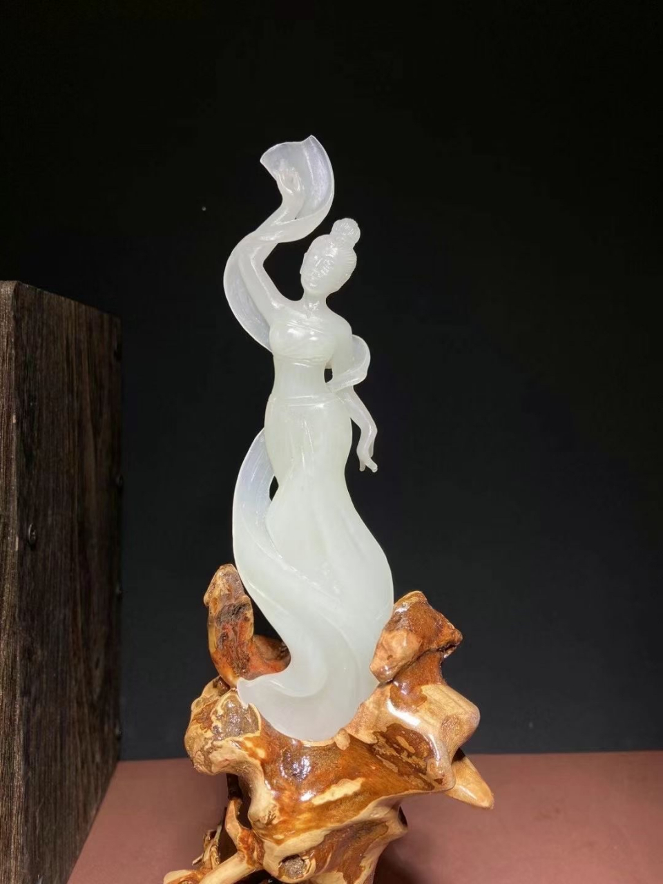 和田玉# #点击头像看直播# 精美和田羊脂玉贵人摆件,立体雕刻,轻纱