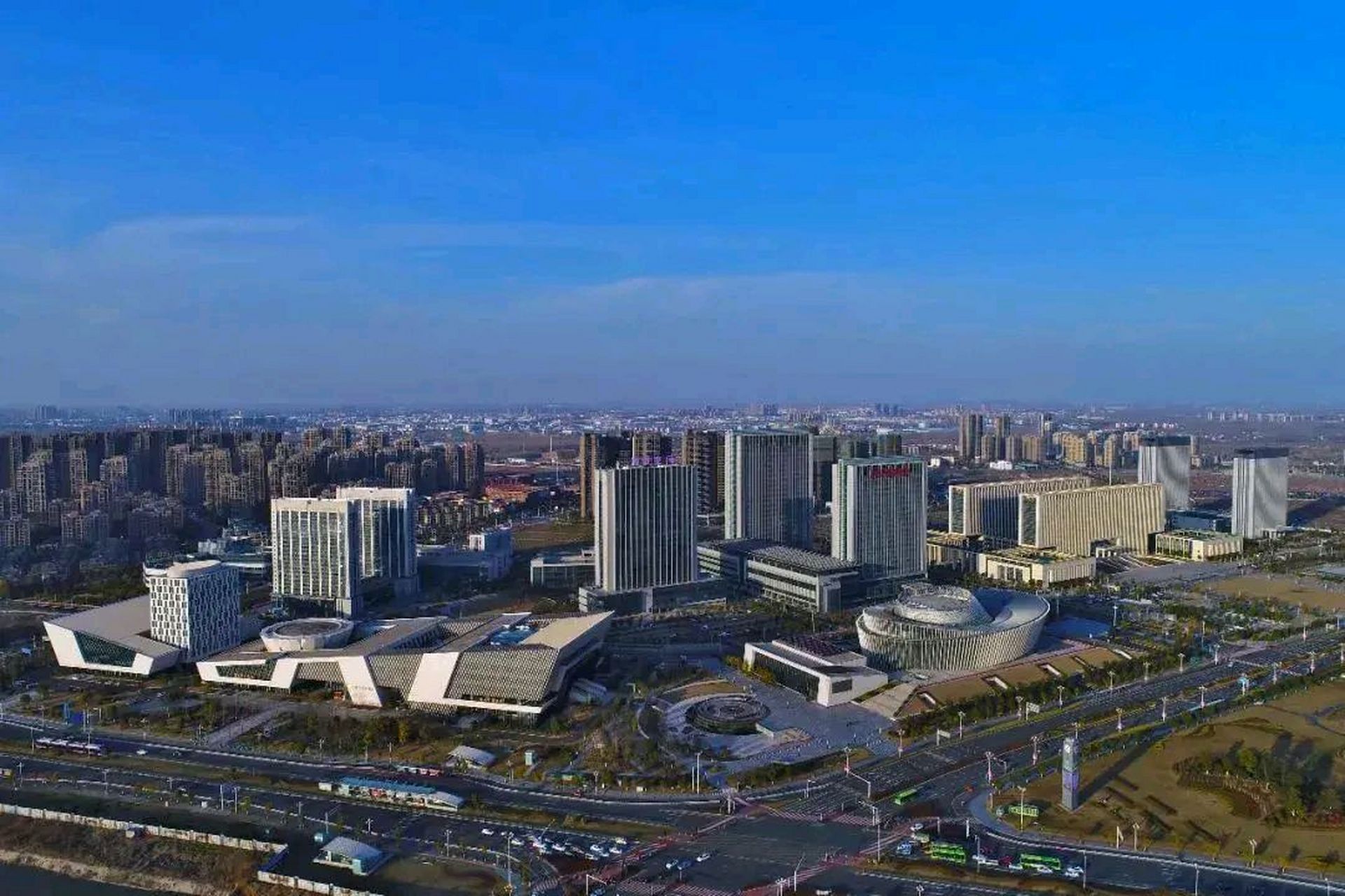 淮安市政府大楼这造型规模,不亚于省会城市 单看市政府,这城建,这环境