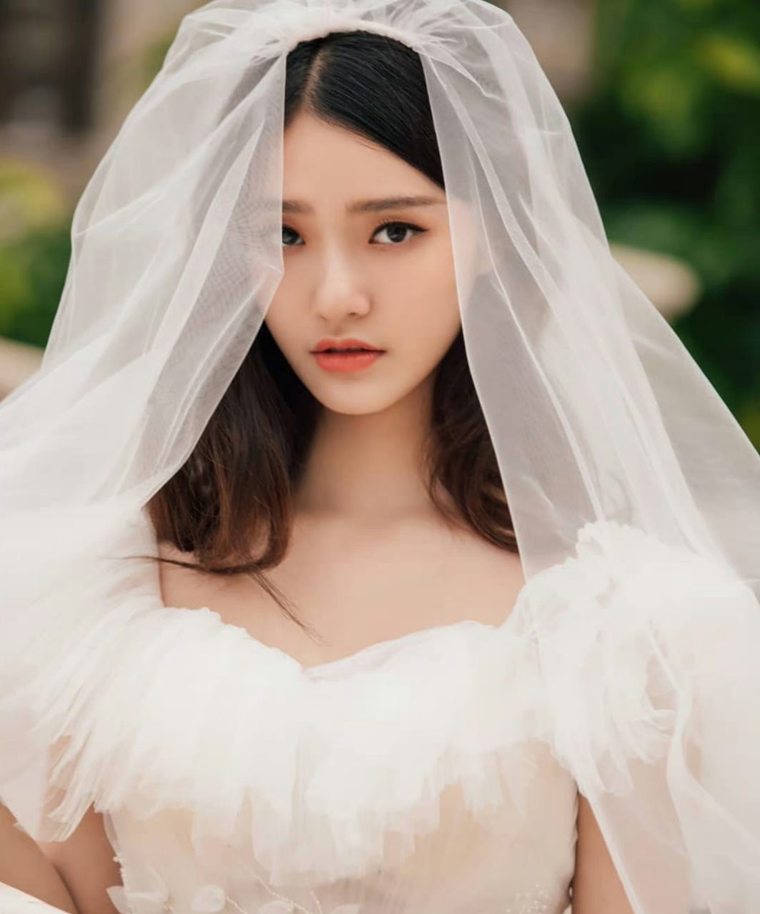 林允# 一袭浪漫唯美的婚纱,清纯甜美,娇嗔欲滴,妩媚柔情,性感迷人