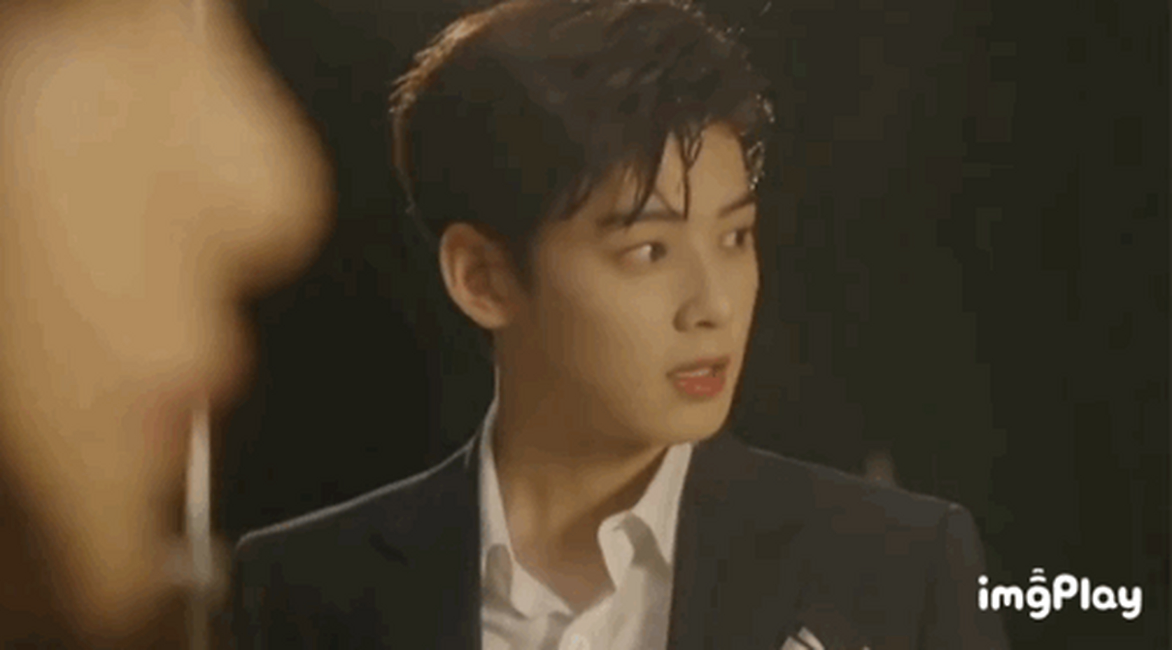 车银优"湿发诱惑",别人被淋湿都是狼狈不堪,但他反而更显清隽秀气